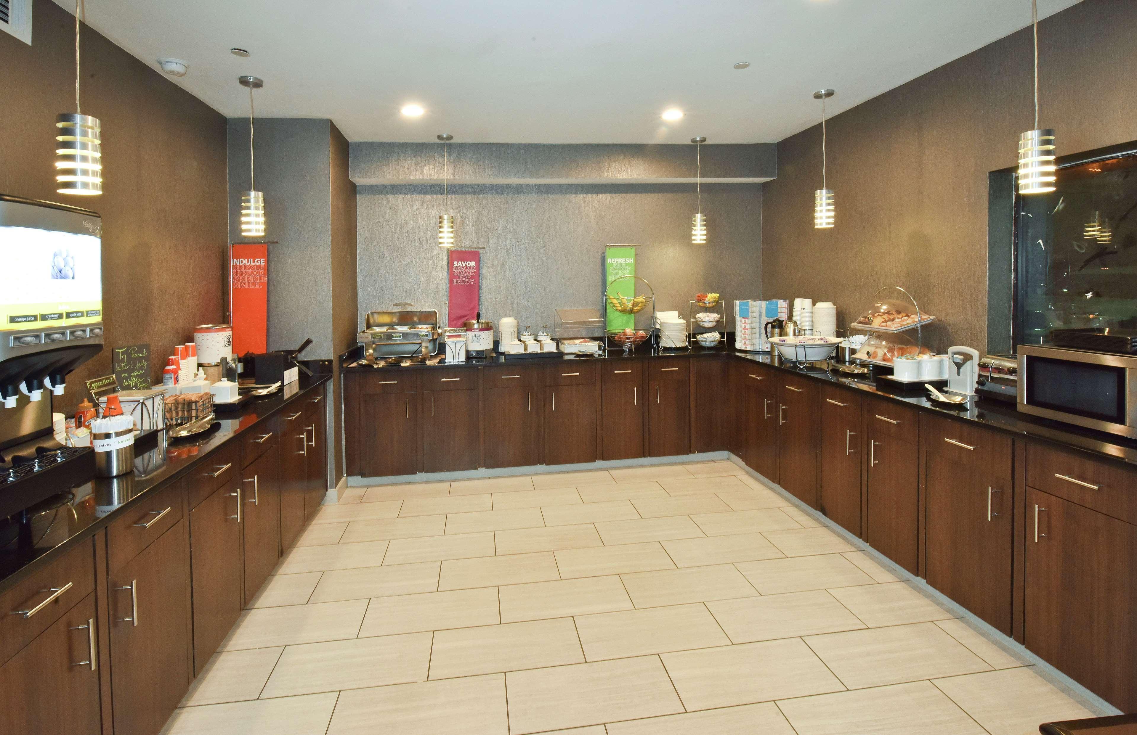 Hampton Inn Madison Buitenkant foto